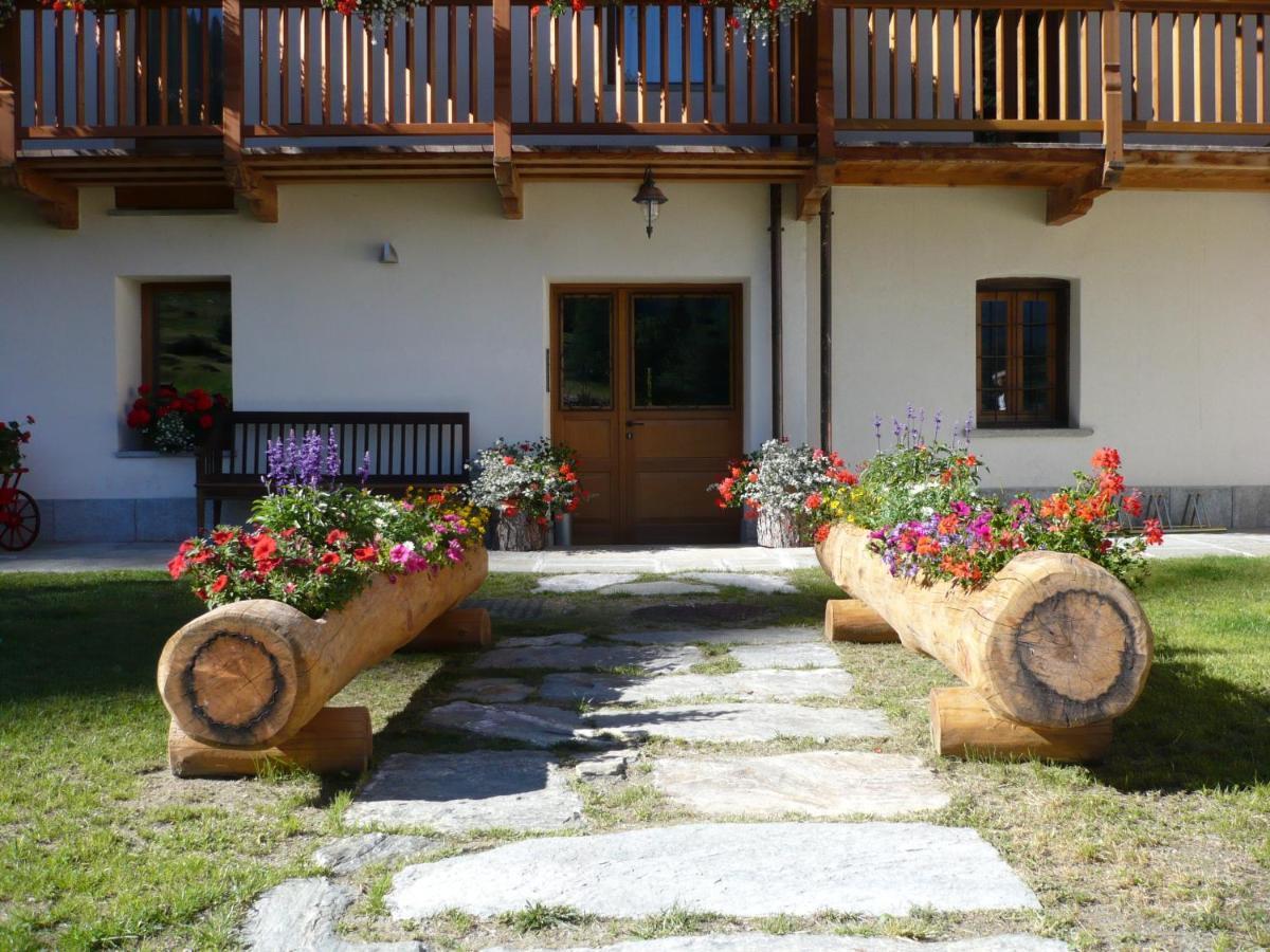 Bed and Breakfast Dresalwoald Грессоне-Сен-Жан Екстер'єр фото